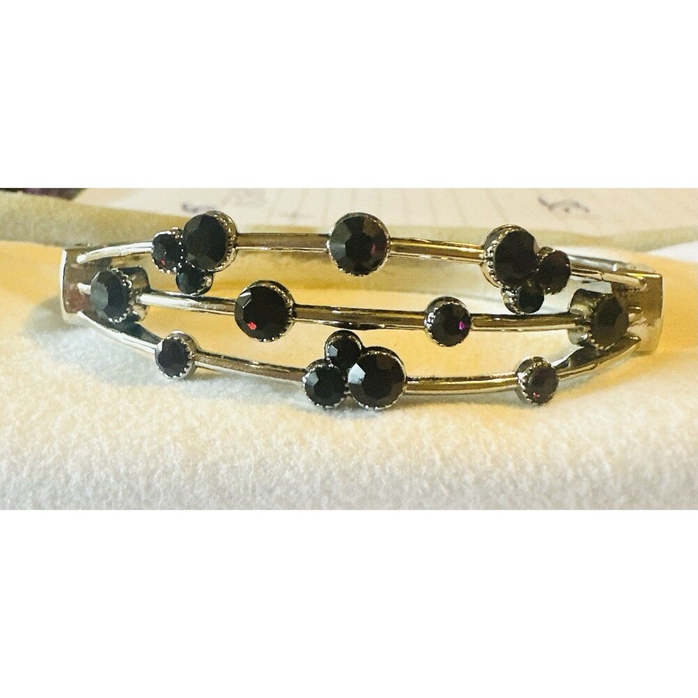 Silver Tone Hinged Bangle Bracelet Garnet Red Crystal Rhinestone Openwork Oval